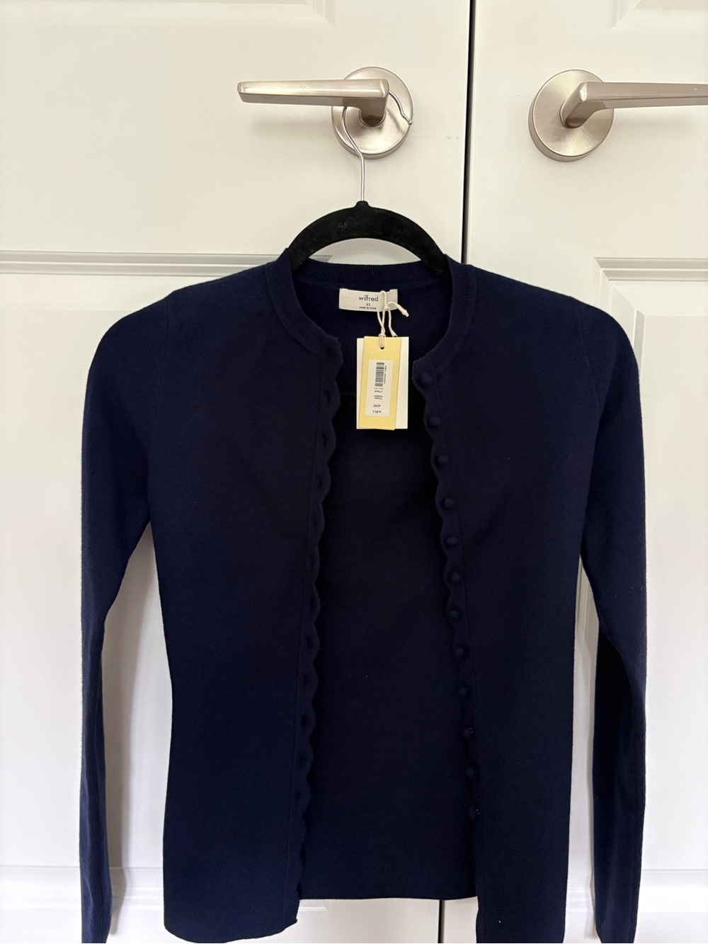 Aritzia never worn sweater